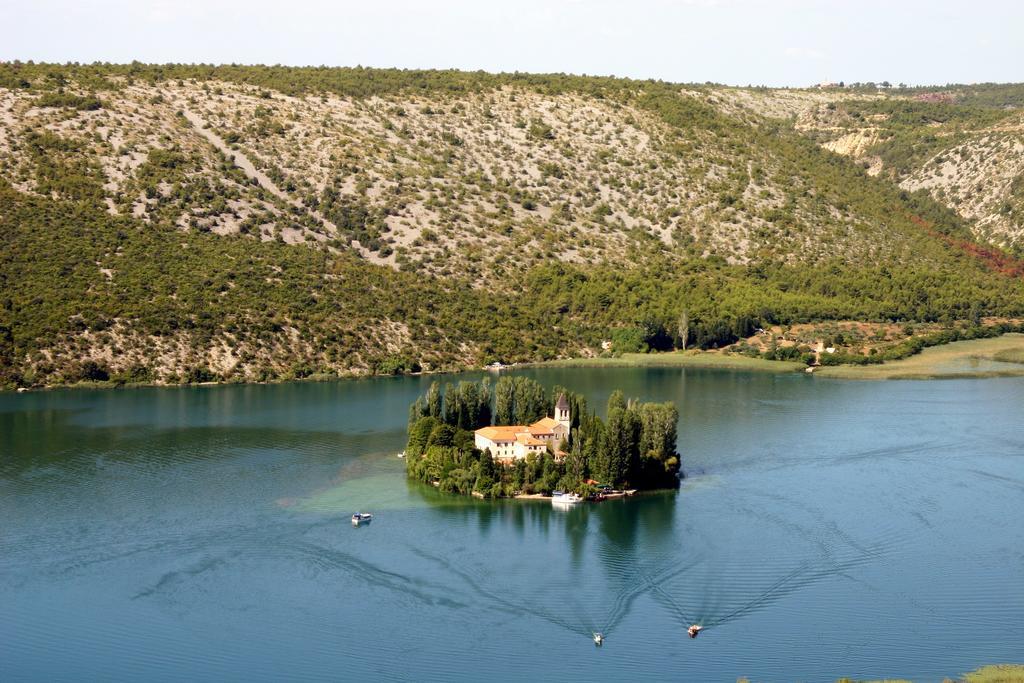 Andela Home - Krka Waterfalls Лозовац Екстер'єр фото